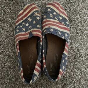 Womens Red, white and blue Toms. Size 8.